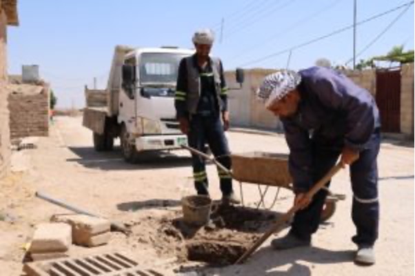 بلدية الشعب تباشر بصيانة وتنظيف المطريات في تربة سبيه