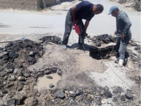 إصلاح كسور لخطوط المياه الرئيسية من قبل بلدية الشعب في عامودا