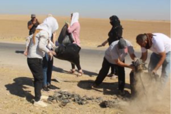 بلدية الشعب في السيكر تطلق حملة نظافة للطريق المؤدي إلى زركان