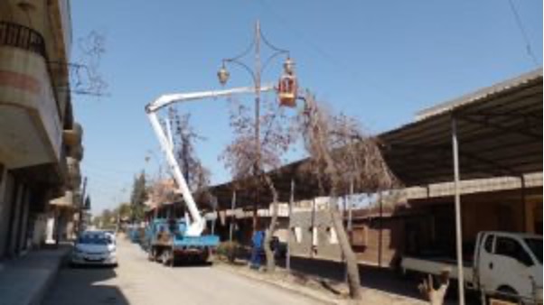 البدء بمشروع انارة السوق في ناحية ديرك